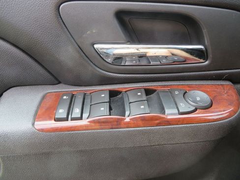 Used 2011 GMC Yukon XL SLT image 13