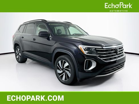 Used 2025 Volkswagen Atlas SE FWD image 1