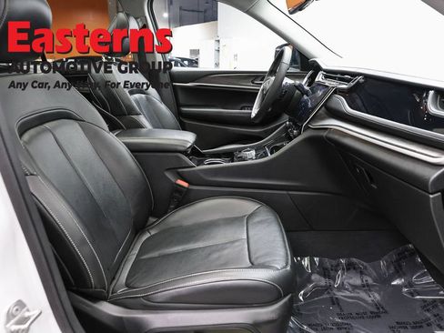Used 2022 Jeep Grand Cherokee Limited 4xe w/ Luxury Tech Group II AWD/4WD image 27