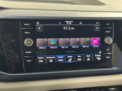 Used 2022 Volkswagen Taos SE FWD image 17