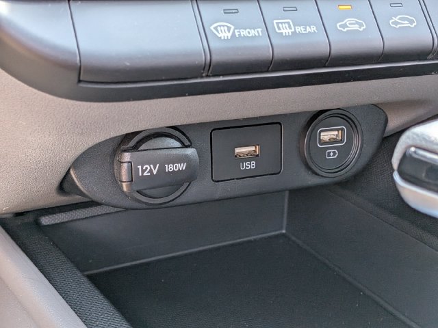Used 2023 Hyundai Elantra SEL FWD image 28
