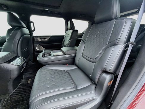 Used 2025 INFINITI QX80 Autograph AWD/4WD image 23
