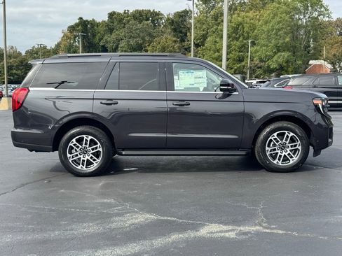 New 2025 Ford Expedition Active image 4