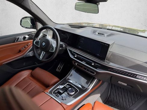 Used 2025 BMW X7 M60i AWD/4WD image 26