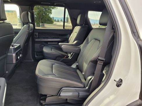 New 2024 Ford Expedition Platinum image 33