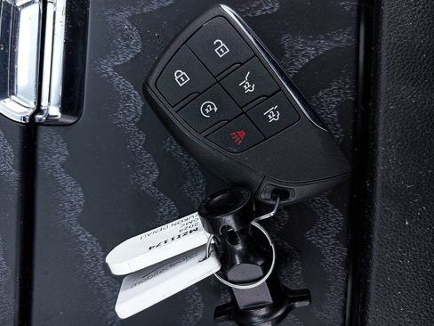 Used 2024 GMC Yukon Denali w/ Advanced Technology Package image 26