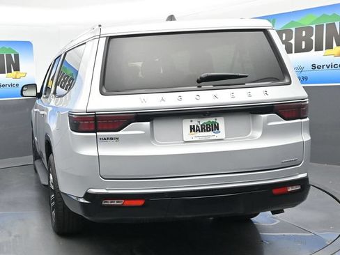 Used 2024 Jeep Wagoneer L Series II w/ Flexible Seating Group RWD image 4