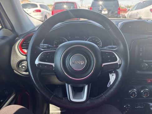 Used 2015 Jeep Renegade Trailhawk AWD/4WD image 21