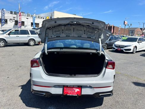 Used 2022 Kia K5 GT-Line FWD image 9