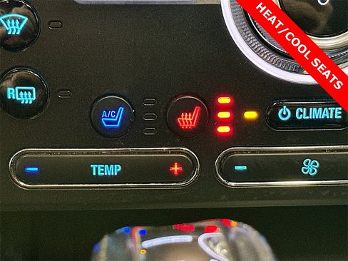 Used 2018 Ford Explorer Platinum image 22