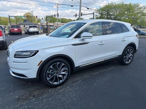 Used 2023 Lincoln Nautilus Reserve AWD/4WD image 3