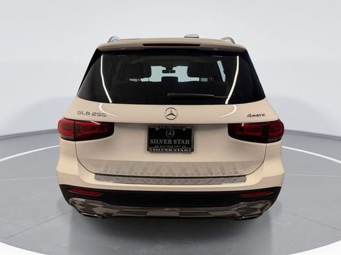 Used 2022 Mercedes-Benz GLB 250 4MATIC image 5