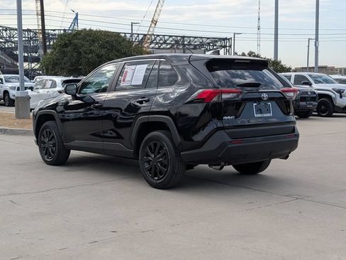Used 2025 Toyota RAV4 LE AWD/4WD image 9