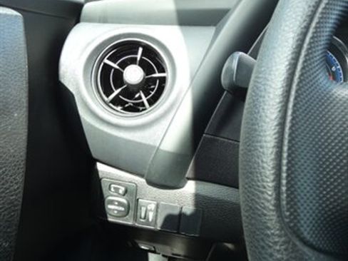Used 2019 Toyota Corolla L FWD image 23