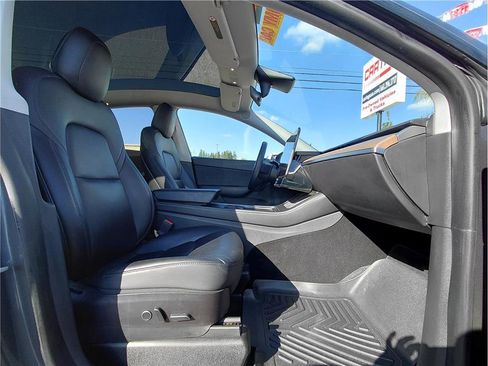Used 2021 Tesla Model Y Performance image 13