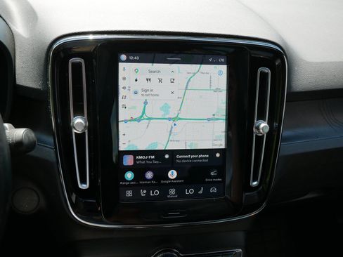 Certified 2023 Volvo C40 P8 Recharge Ultimate w/ Protection Package Premier AWD/4WD image 20