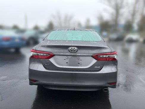 Used 2022 Toyota Camry XLE FWD image 6