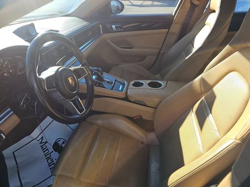 Used 2018 Porsche Panamera 4 image 17