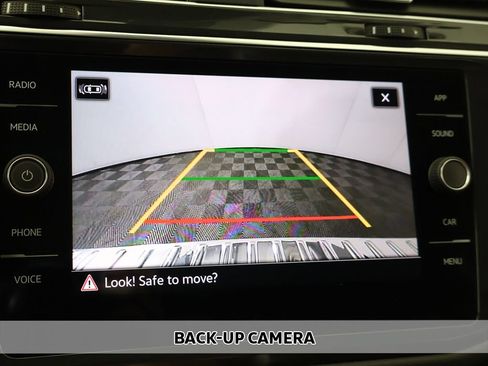 Used 2023 Volkswagen Tiguan SE w/ Panoramic Sunroof Package AWD/4WD image 6