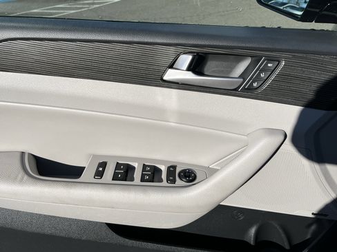 Used 2018 Hyundai Sonata Limited w/ Ultimate Package 02 image 19