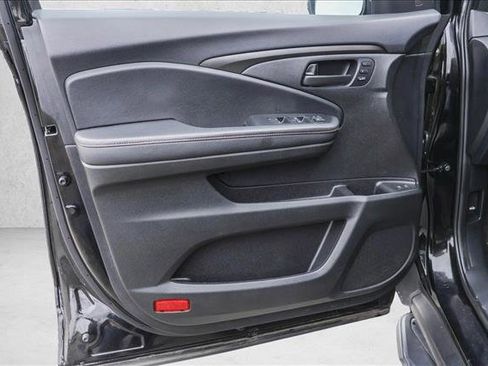 Certified 2025 Honda Passport TrailSport image 12