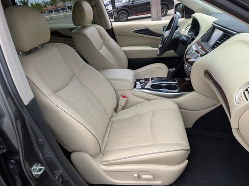 Used 2019 INFINITI QX60 Luxe w/ Sensory Package FWD image 9