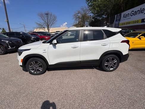 Used 2021 Kia Seltos LX AWD/4WD image 2