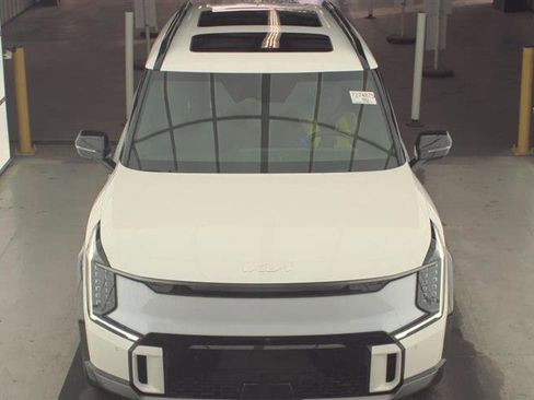 Used 2024 Kia EV9 GT-Line image 2