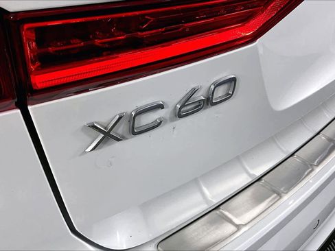 Used 2024 Volvo XC60 B5 Plus w/ Protection Package Premier image 31