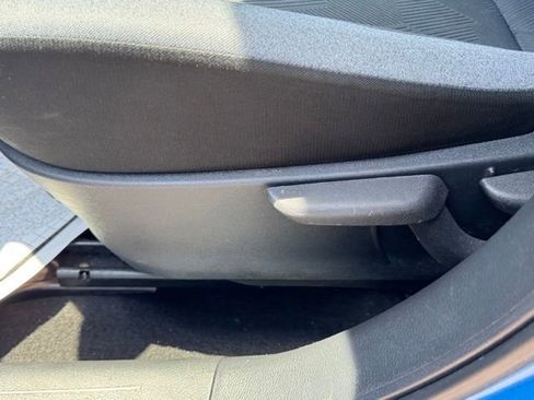 Used 2023 Nissan Versa SV FWD image 10
