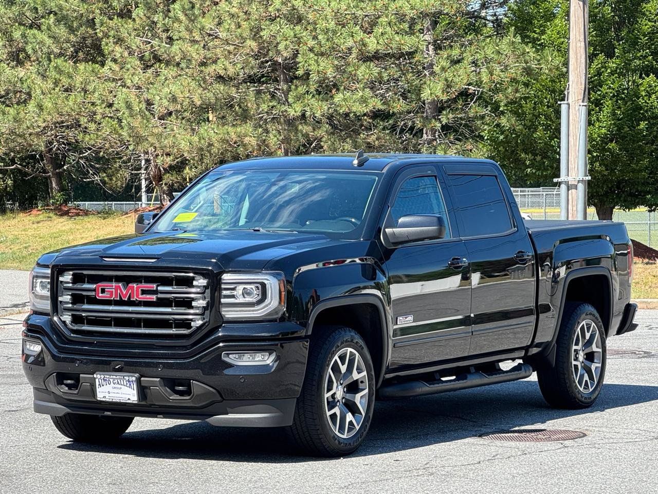 Used 2018 GMC Sierra 1500 SLT AWD/4WD image 3