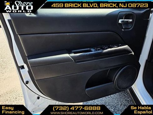 Used 2017 Jeep Patriot Latitude AWD/4WD image 11