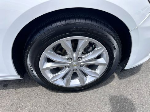 Used 2020 Chevrolet Malibu LT w/ Leather Package image 12