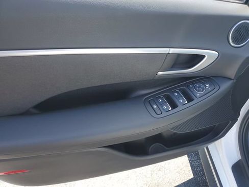 Certified 2025 Hyundai Sonata SE FWD image 18