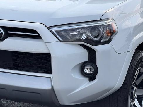 Certified 2024 Toyota 4Runner TRD Off-Road Premium w/ Moonroof Package AWD/4WD image 10