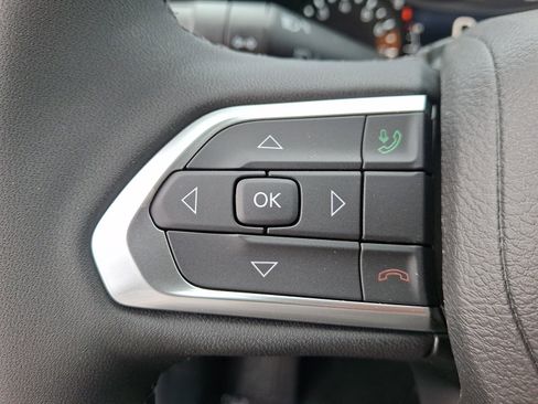 New 2026 Jeep Compass Latitude image 16