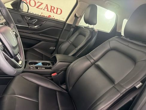 Used 2023 Lincoln Corsair Standard image 11
