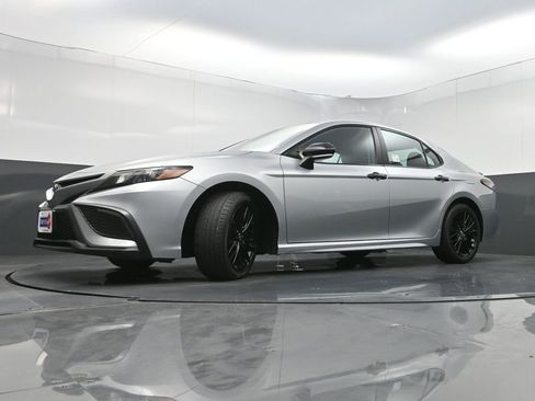 Used 2022 Toyota Camry SE FWD image 26