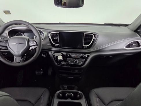 New 2026 Chrysler Pacifica Select image 35