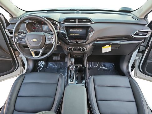 Used 2021 Chevrolet TrailBlazer LT w/ Premium Seating Package image 9