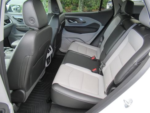 Used 2023 GMC Terrain SLT w/ Infotainment Package II FWD image 34