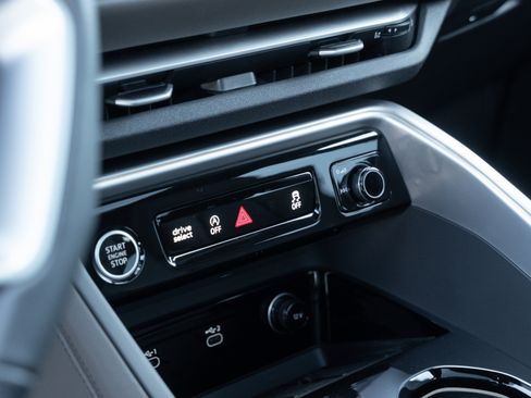 New 2025 Audi Q5 Premium Plus image 14