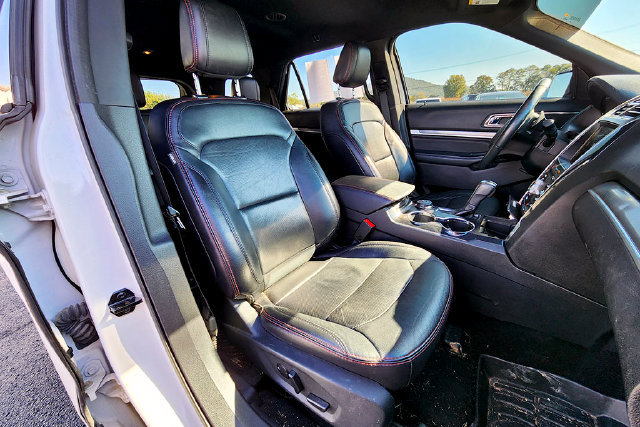 Used 2019 Ford Explorer Sport AWD/4WD image 29