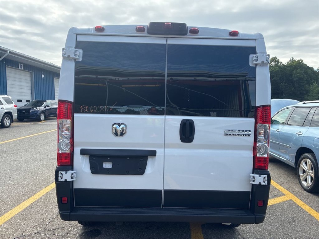 Used 2025 RAM ProMaster 2500 w/ U-Haul Equipment Group FWD image 7