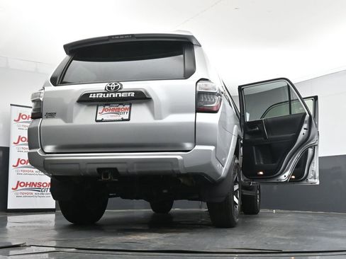 Used 2024 Toyota 4Runner TRD Off-Road Premium AWD/4WD image 43