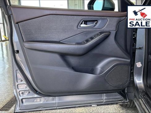 Used 2023 Nissan Rogue SV FWD image 23