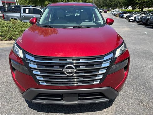 Used 2025 Nissan Rogue SV AWD/4WD image 3