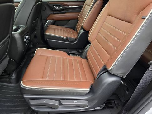 Used 2023 GMC Yukon Denali Ultimate image 27