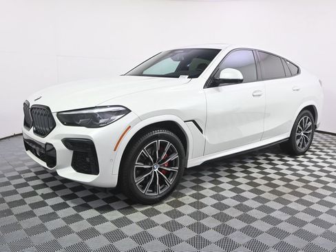 Used 2022 BMW X6 xDrive40i w/ M Sport Package AWD/4WD image 2