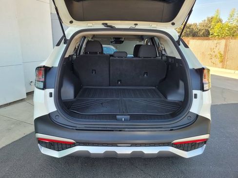 Certified 2025 Kia Sportage LX FWD image 28